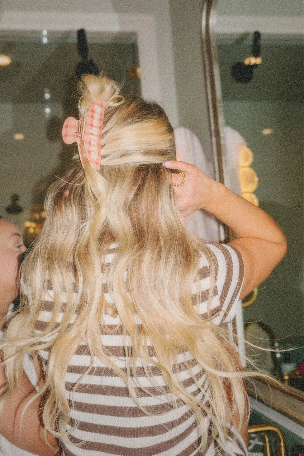 GIRLHOOD OVERSIZED CLAWS | KAXI