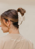 BEIGE MOM OVERSIZED CLAW - Poppy & Vine