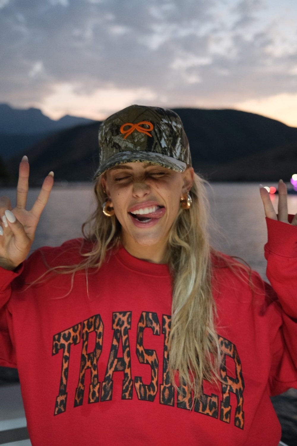 CAMO BOW TRUCKER HAT - Poppy & Vine