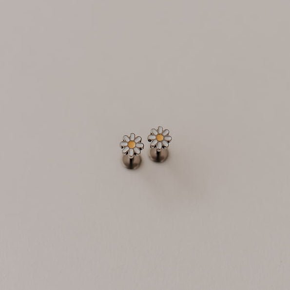 Carolina Daisy Flat Back Studs - Poppy & Vine