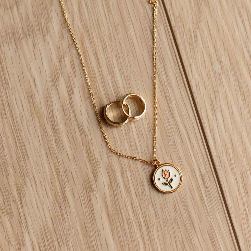 Eloise Tea Cup Necklace - Poppy & Vine