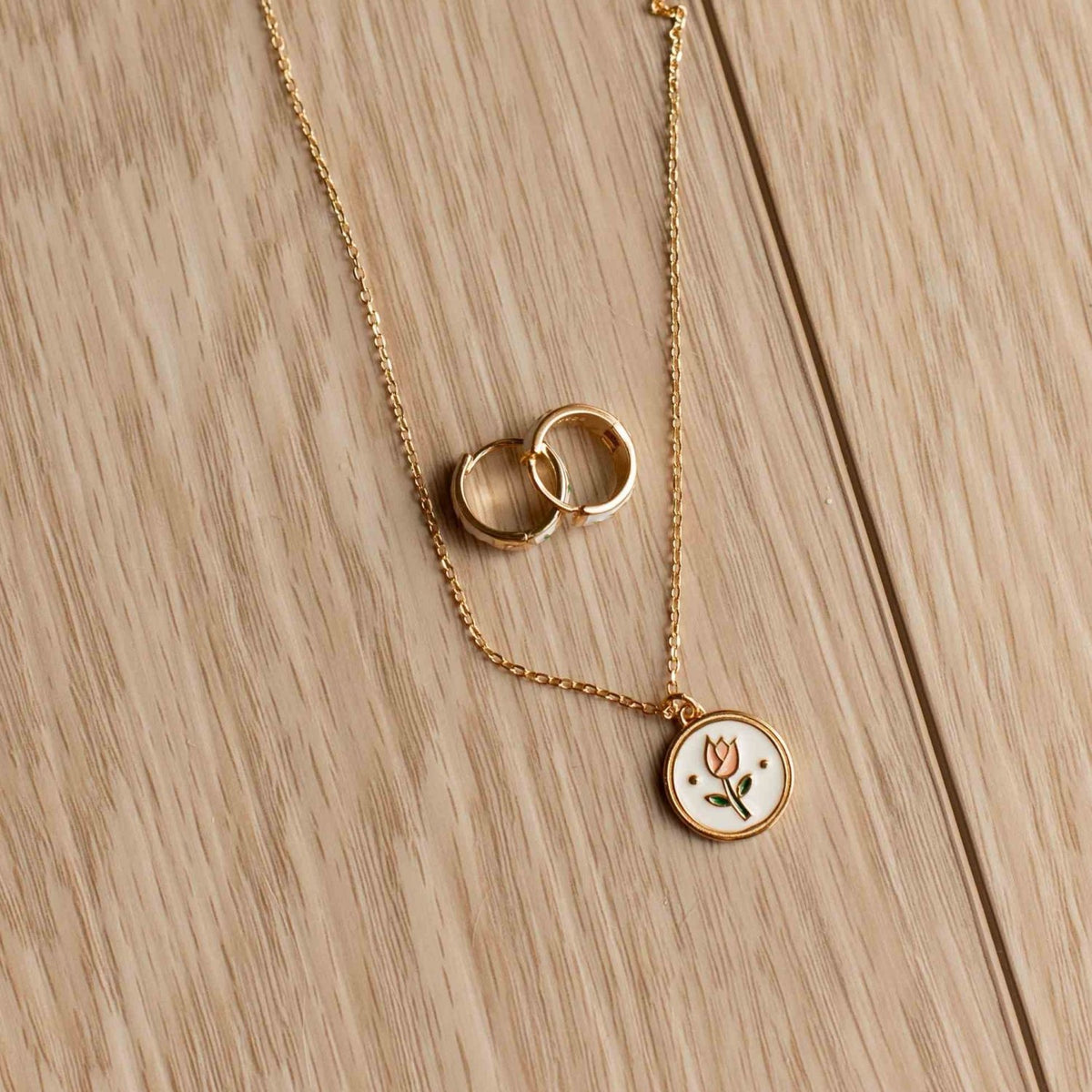 Eloise Tea Cup Necklace - Poppy & Vine