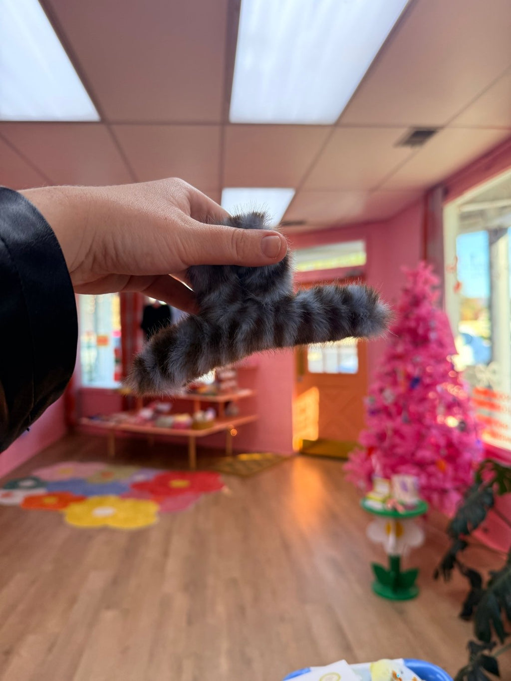 Fuzzy Striped Claw Clip - Poppy & Vine