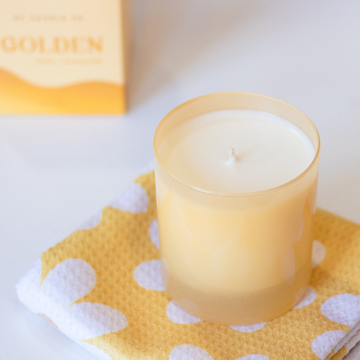 Golden 9 oz. Hue Candle (Amber + Honeysuckle) - Poppy & Vine