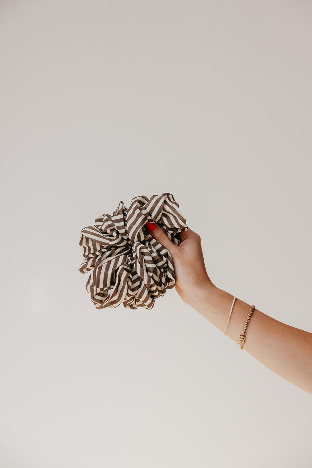 JUMBO SCRUNCHIE - Poppy & Vine