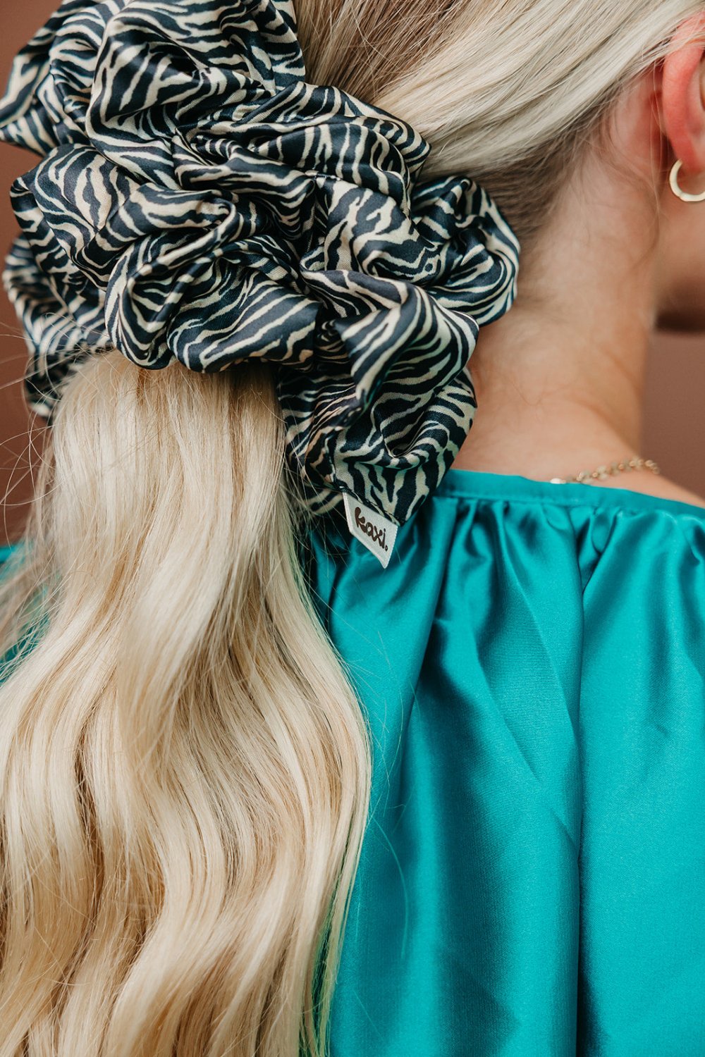 JUMBO SLEEP SILK/SATIN SCRUNCHIES - Poppy & Vine