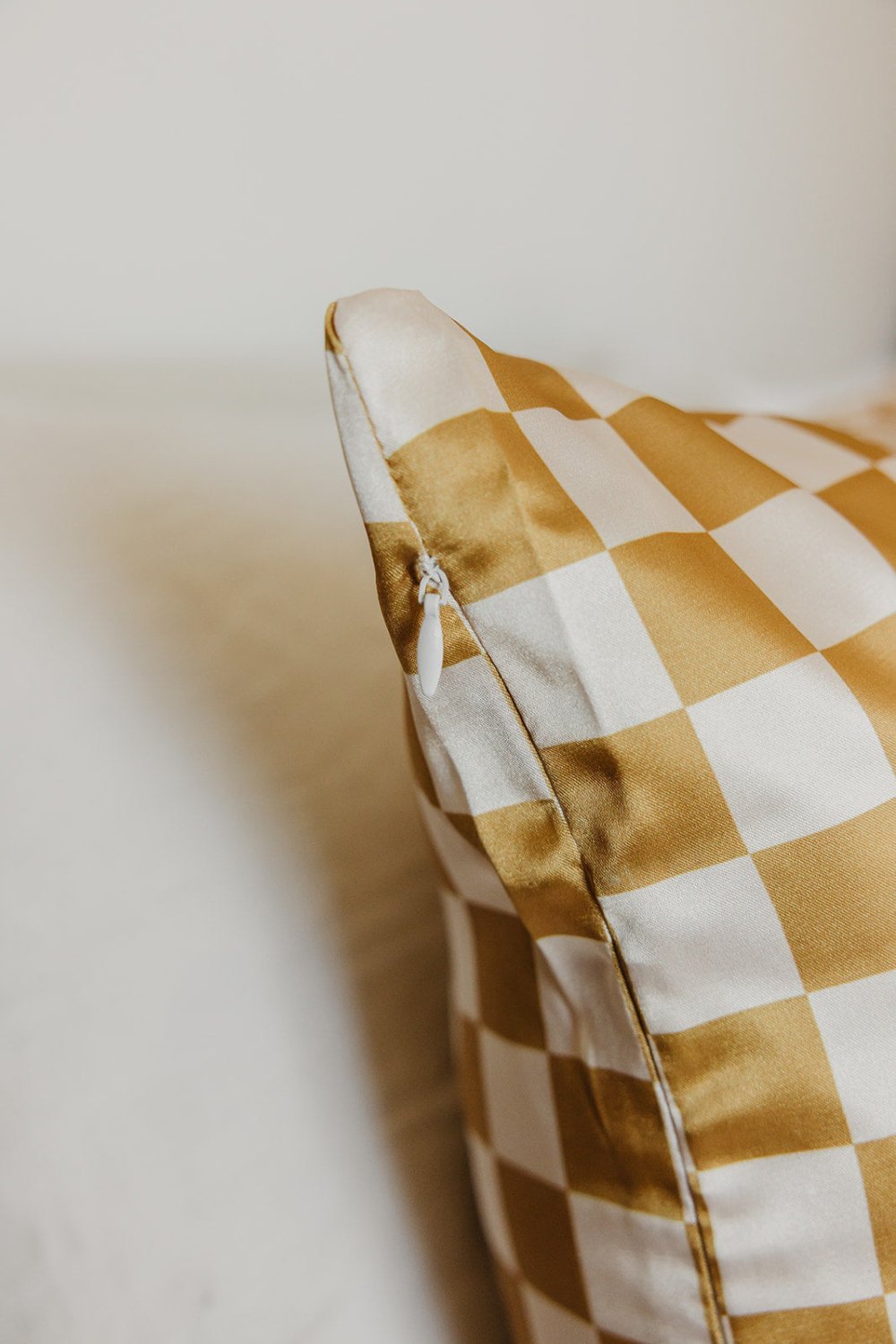 KAXI SATIN PILLOWCASE - Poppy & Vine