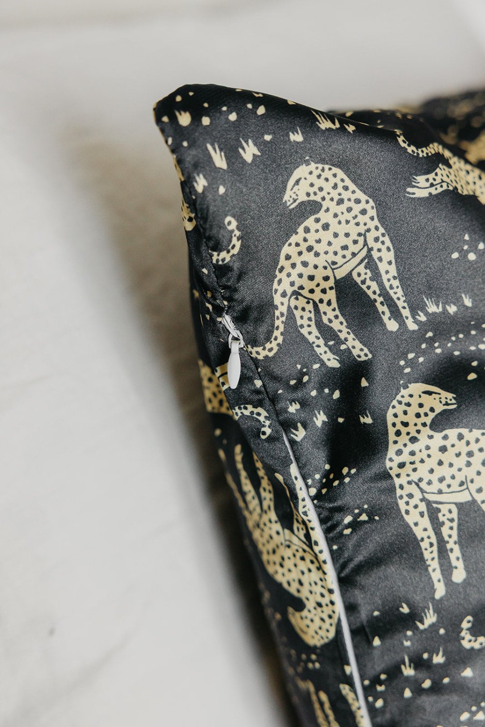 KAXI SATIN PILLOWCASE - Poppy & Vine