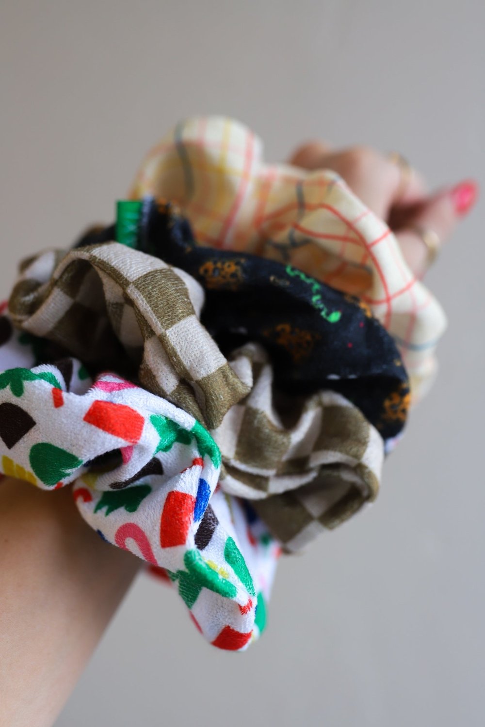KAXI TOWEL SCRUNCHIE - Poppy & Vine