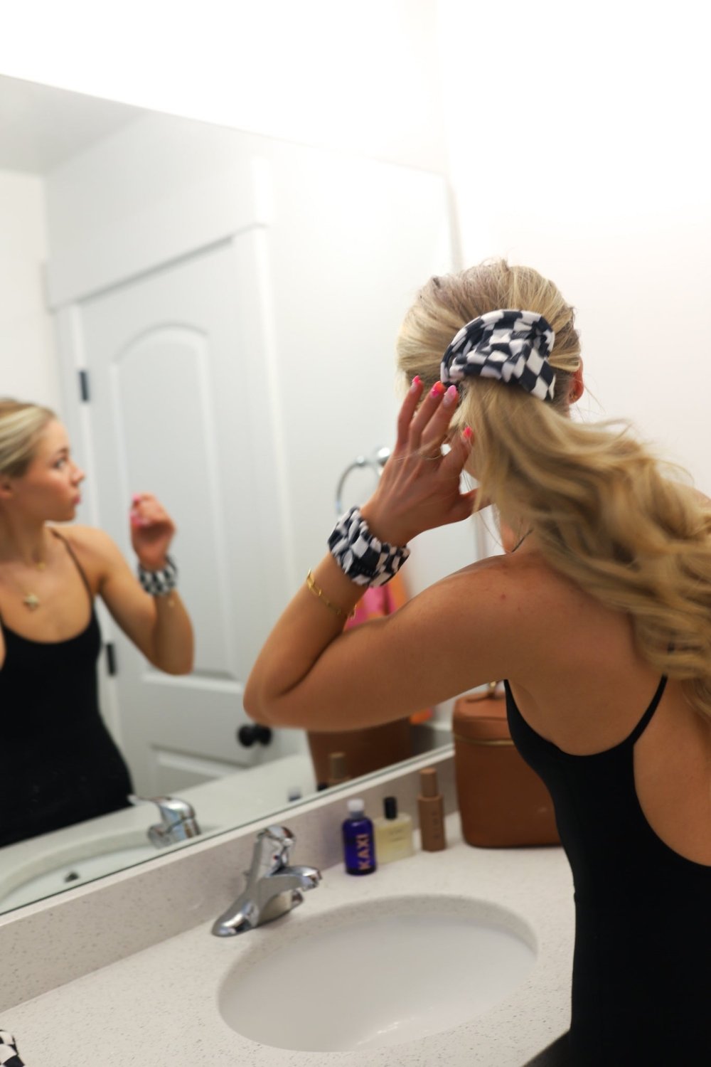 KAXI TOWEL SCRUNCHIE - Poppy & Vine