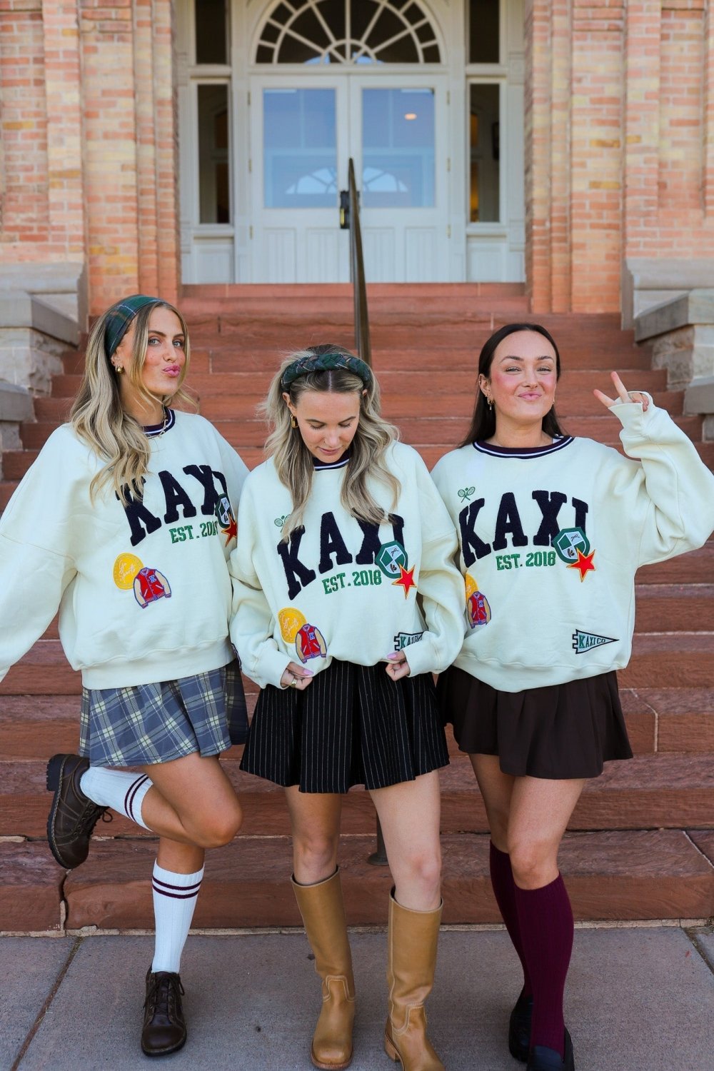 KAXI UNIVERSITY PATCH CREWNECK - Poppy & Vine