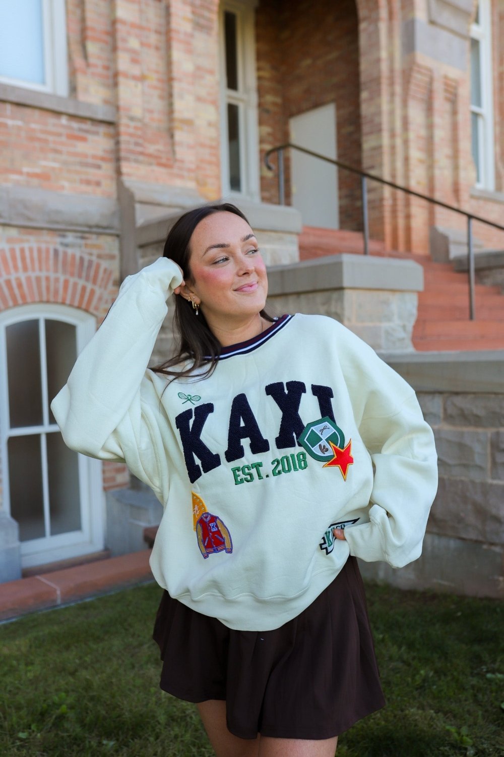 KAXI UNIVERSITY PATCH CREWNECK - Poppy & Vine