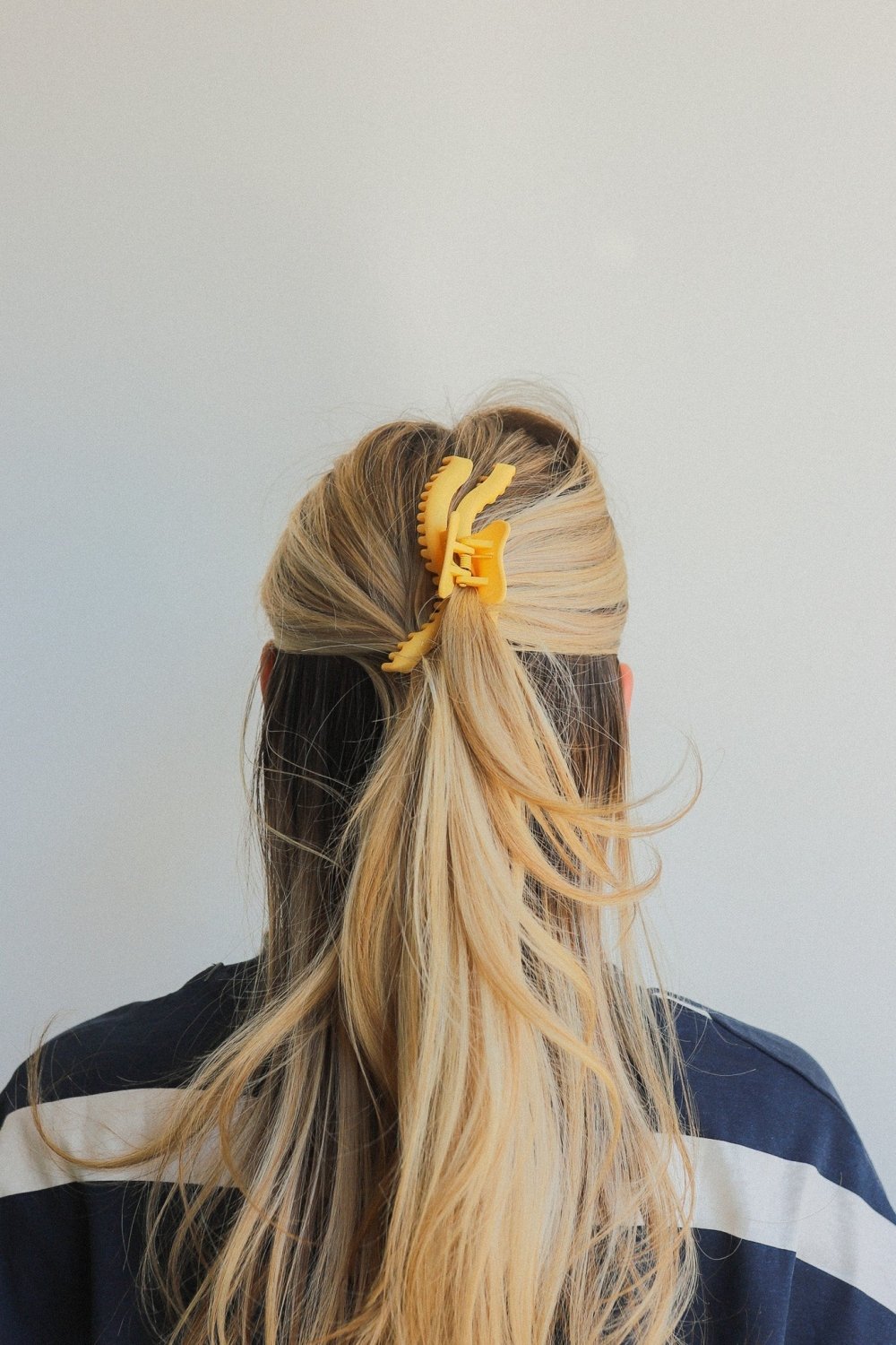 KAXI WAVY MIDI HOLD EVERYTHING CLAW - Poppy & Vine