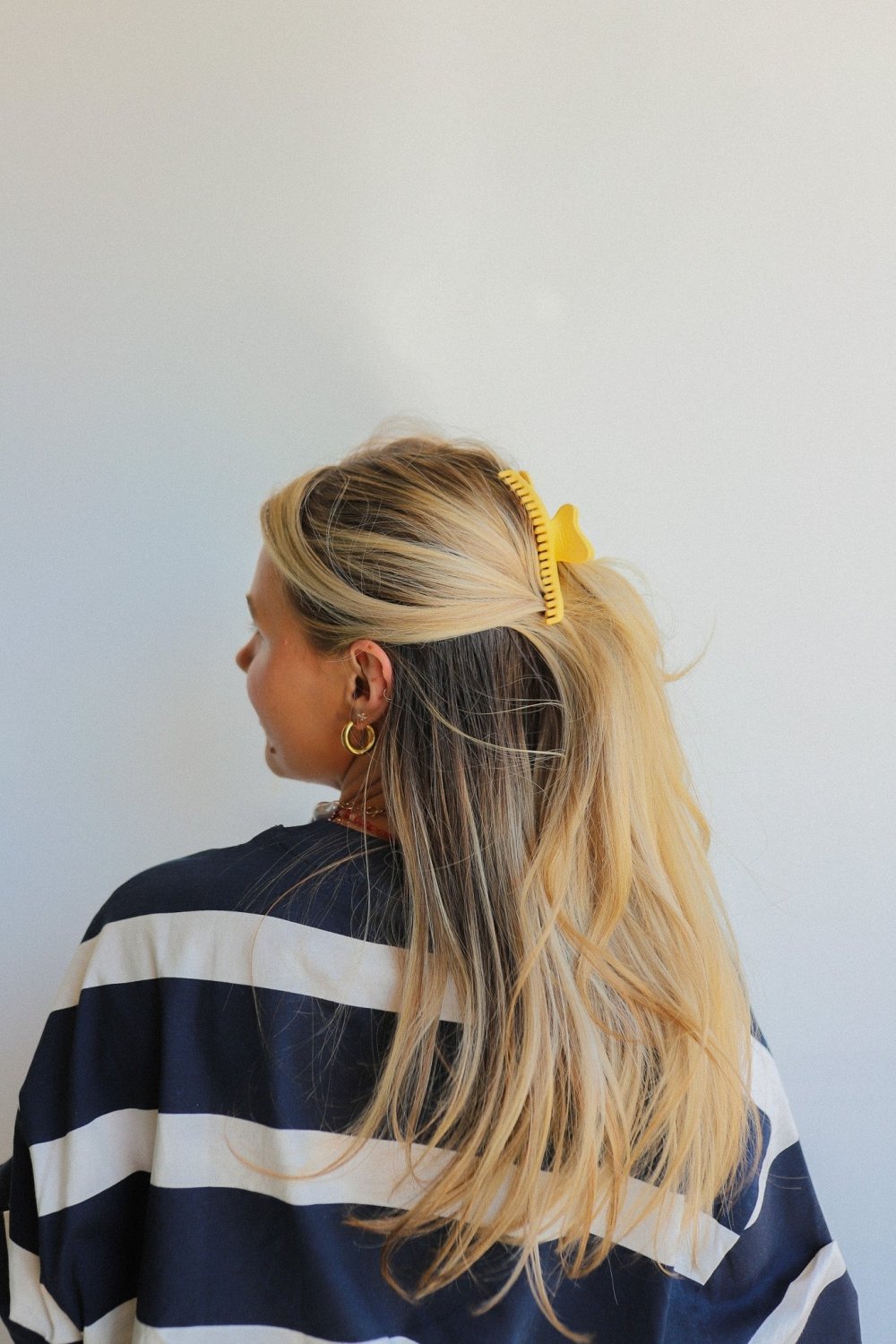 KAXI WAVY MIDI HOLD EVERYTHING CLAW - Poppy & Vine