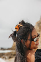 KAXI WAVY MIDI HOLD EVERYTHING CLAW - Poppy & Vine