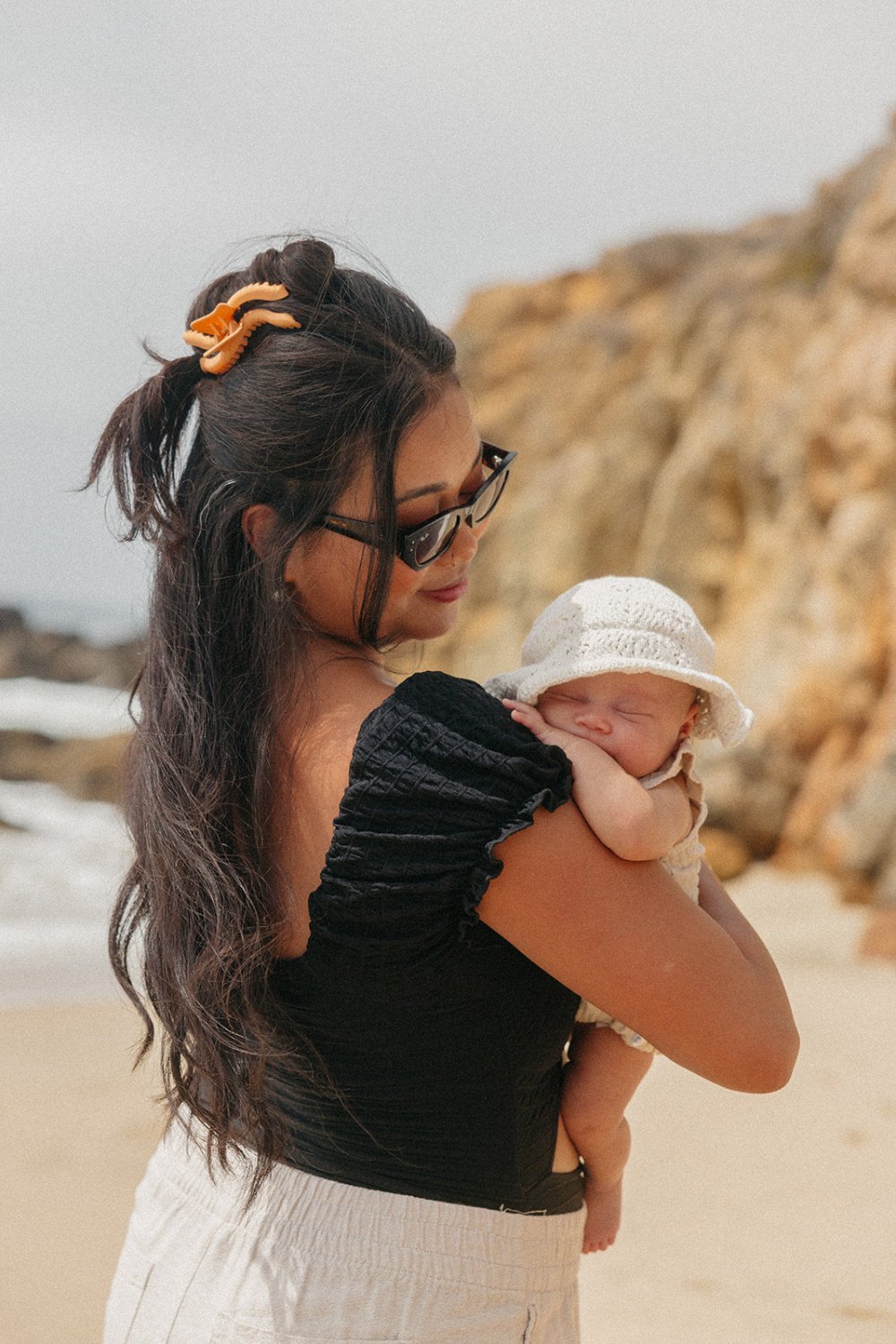 KAXI WAVY MIDI HOLD EVERYTHING CLAW - Poppy & Vine