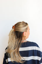KAXI WAVY MIDI HOLD EVERYTHING CLAW - Poppy & Vine