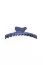 KAXI WAVY MIDI HOLD EVERYTHING CLAW - Poppy & Vine