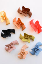 KAXI WAVY MINI HOLD EVERYTHING CLAW - Poppy & Vine