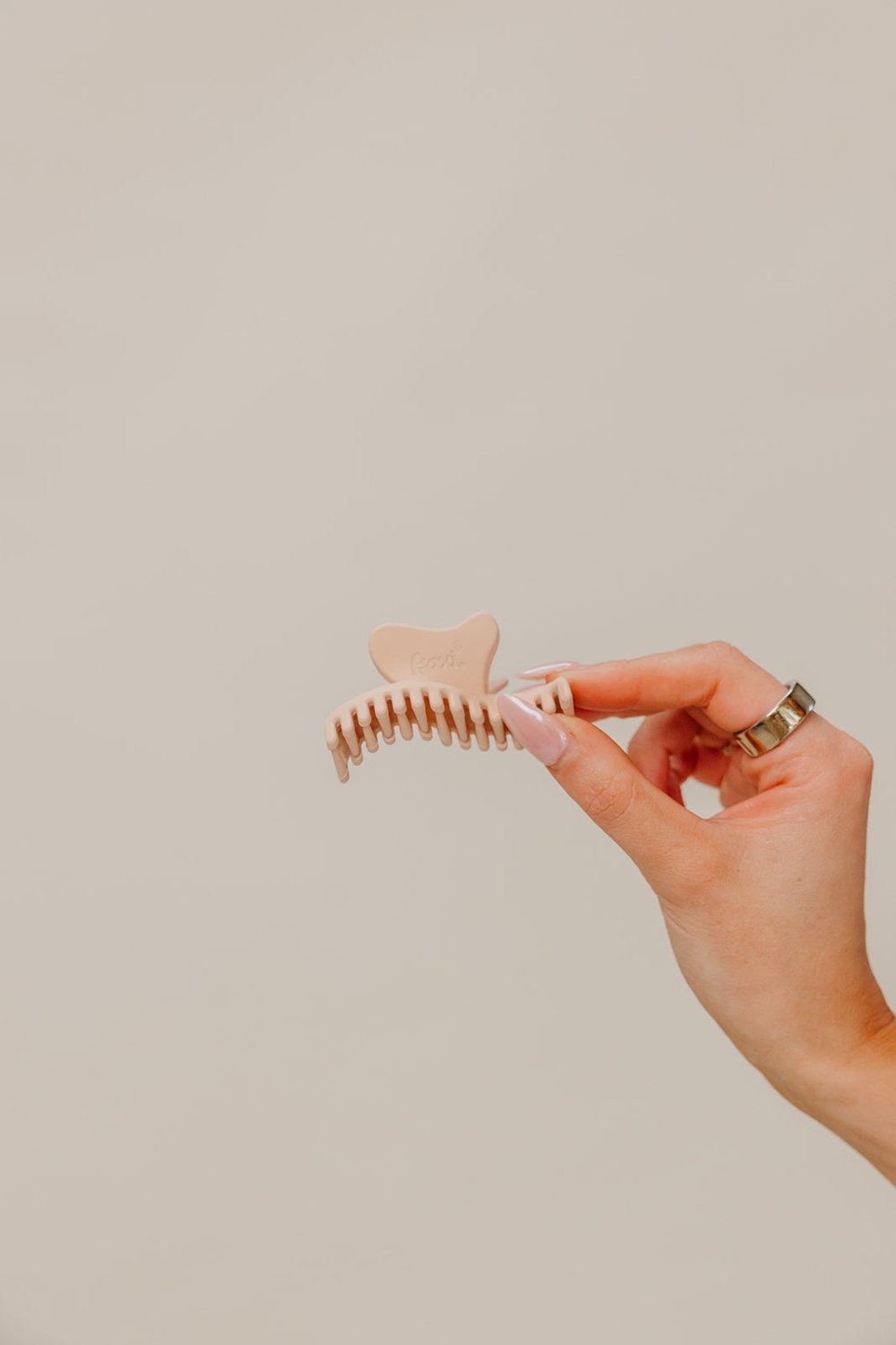 KAXI WAVY MINI HOLD EVERYTHING CLAW - Poppy & Vine