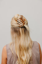 KAXI WIDE LAY DOWN CLAW - Poppy & Vine