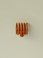 KAXI WIDE LAY DOWN CLAW - Poppy & Vine
