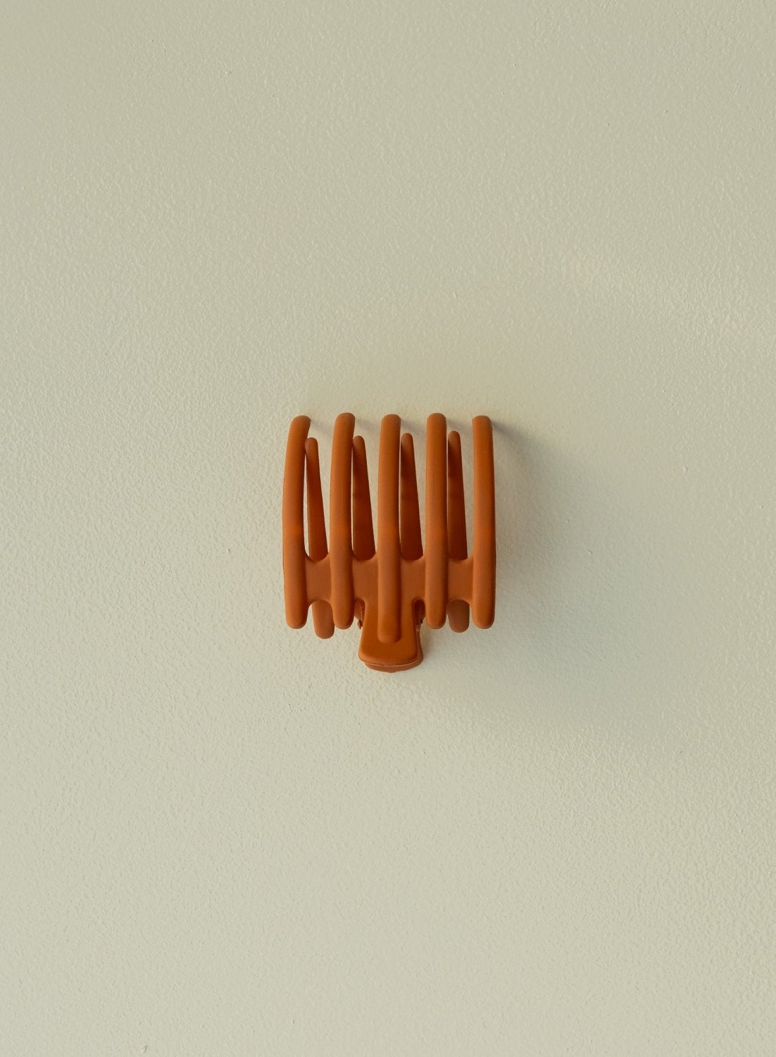 KAXI WIDE LAY DOWN CLAW - Poppy & Vine