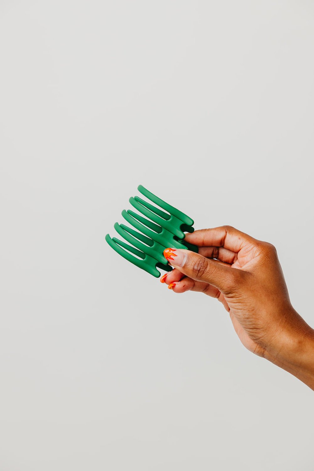 KAXI WIDE LAY DOWN CLAW - Poppy & Vine