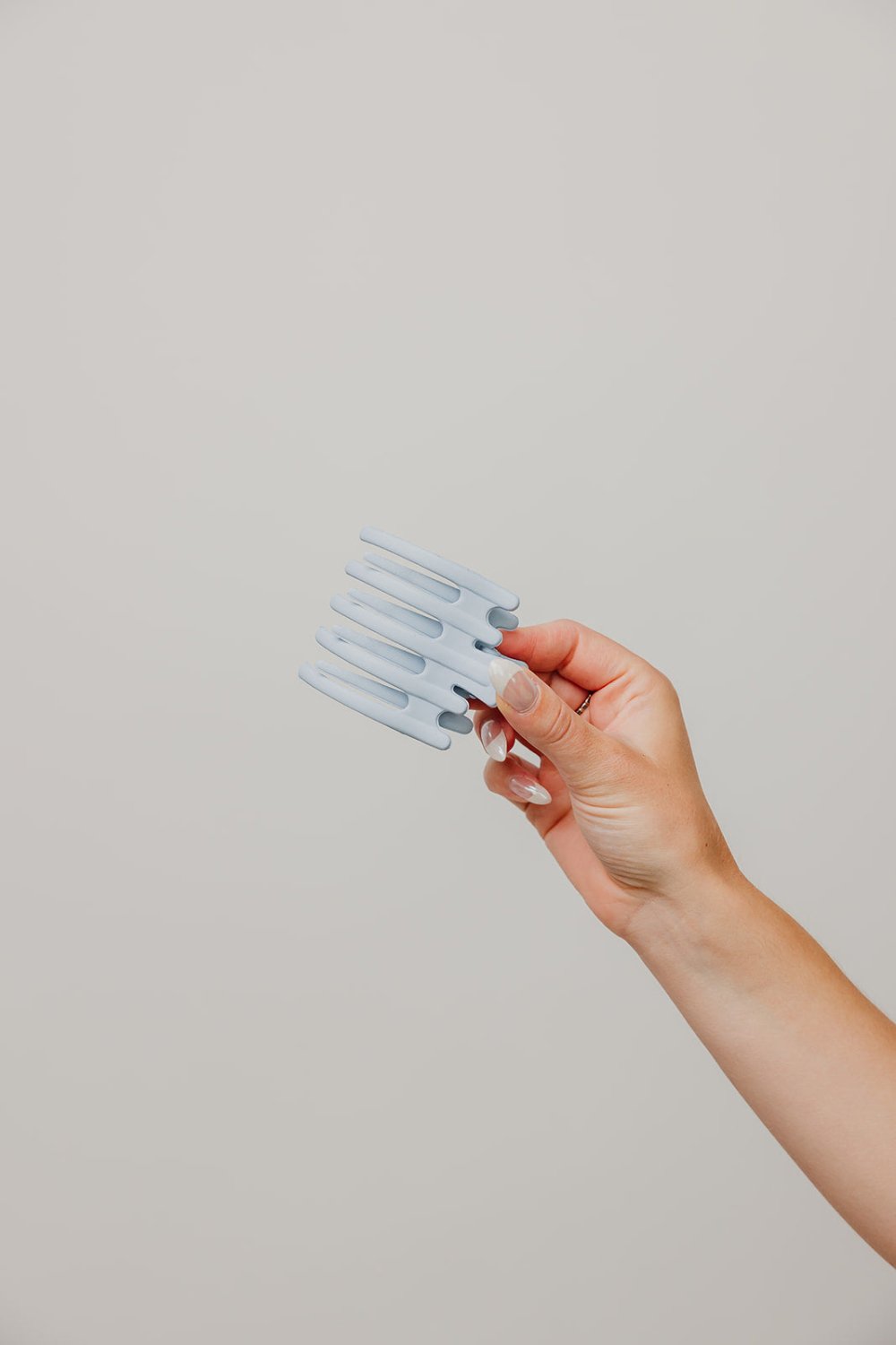 KAXI WIDE LAY DOWN CLAW - Poppy & Vine