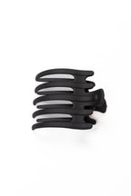 KAXI WIDE LAY DOWN CLAW - Poppy & Vine