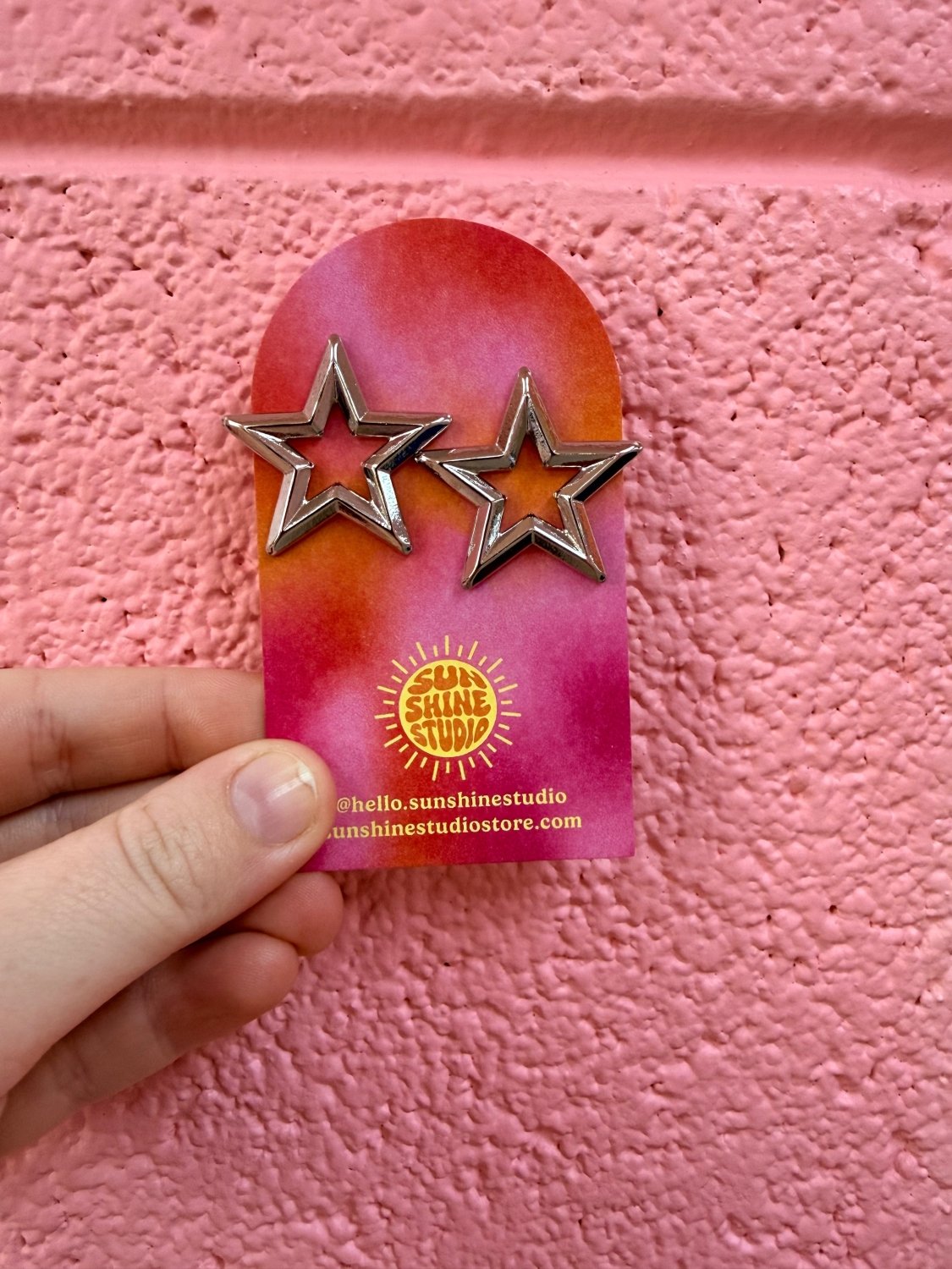 Large Star Cutout Earrings - Poppy & Vine