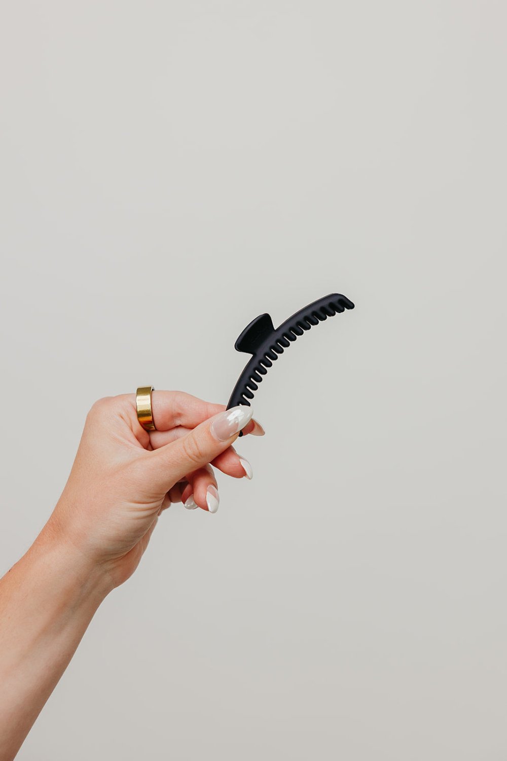 MATTE MIDI HOLD EVERYTHING CLAW - Poppy & Vine