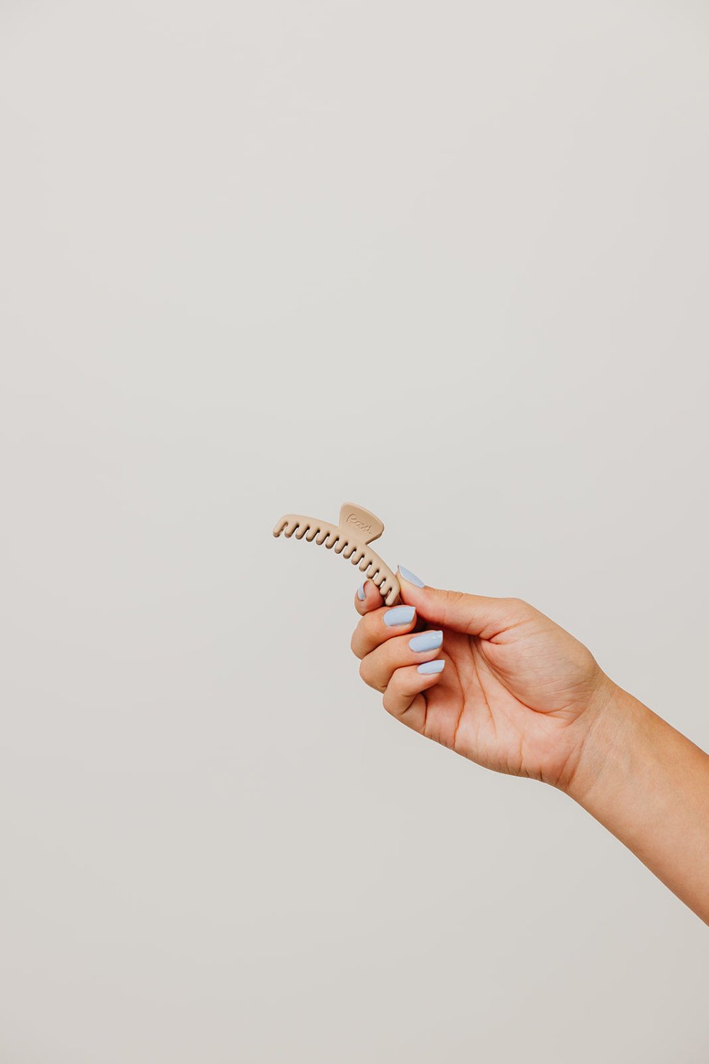 MATTE MINI HOLD EVERYTHING CLAW - Poppy & Vine