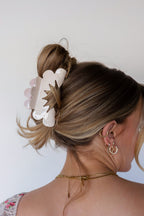 PINKY PETAL ARCH CLAW - Poppy & Vine