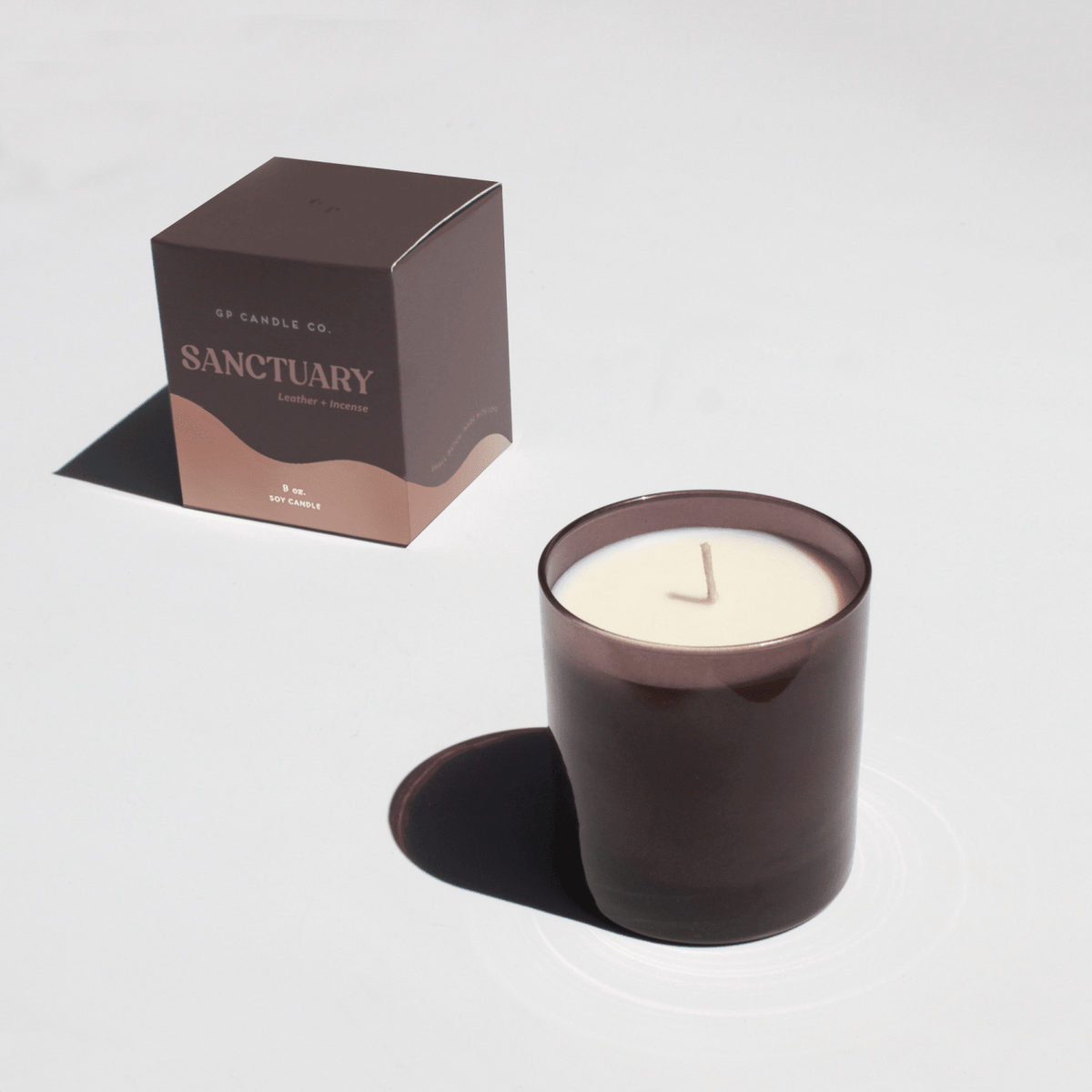 Sanctuary 9 oz. Hue Candle (Leather + Incense) - Poppy & Vine