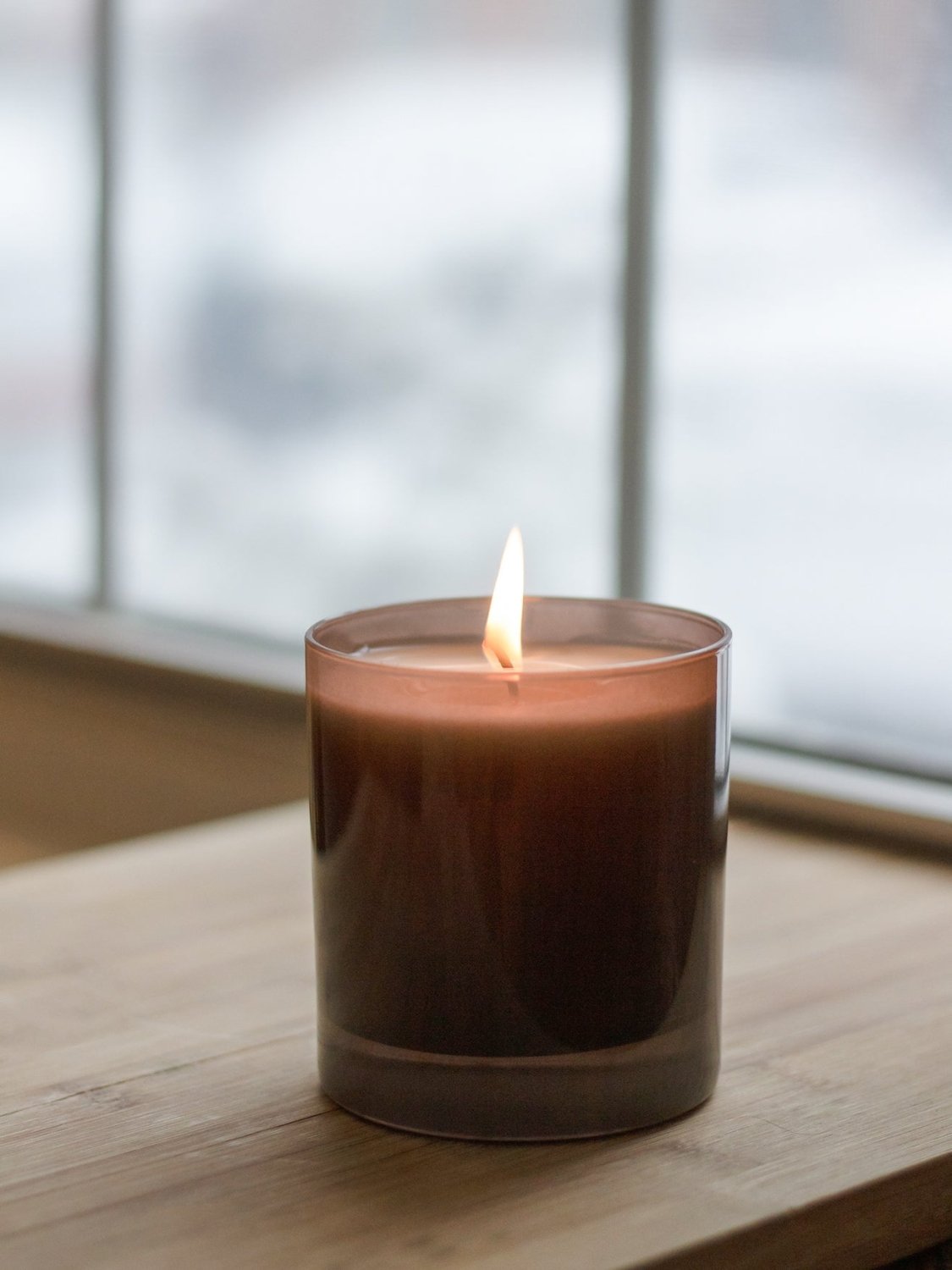 Sanctuary 9 oz. Hue Candle (Leather + Incense) - Poppy & Vine