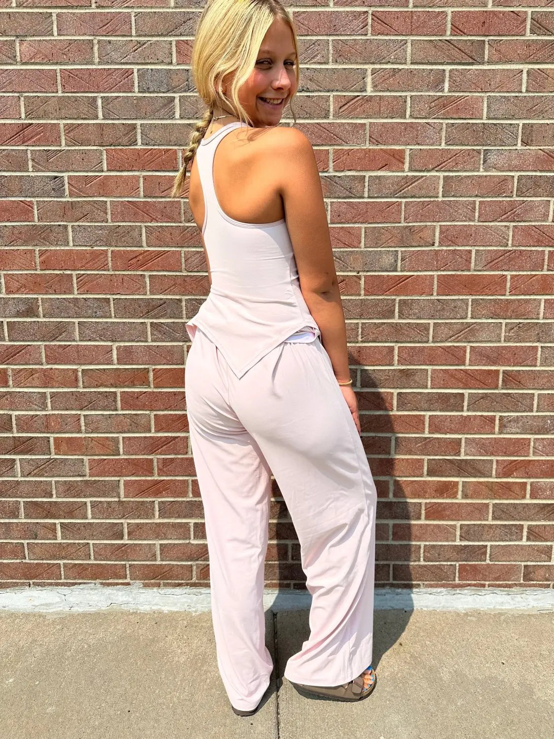 Square-Neck Cross-Back Yoga Set - Poppy & Vine
