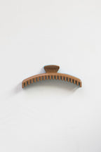 TWO-TONED SHINY MIDI HOLD EVERYTHING CLAW - Poppy & Vine