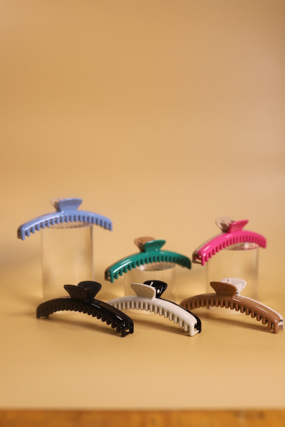 TWO-TONED SHINY MIDI HOLD EVERYTHING CLAW - Poppy & Vine