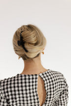 TWO-TONED SHINY MIDI HOLD EVERYTHING CLAW - Poppy & Vine