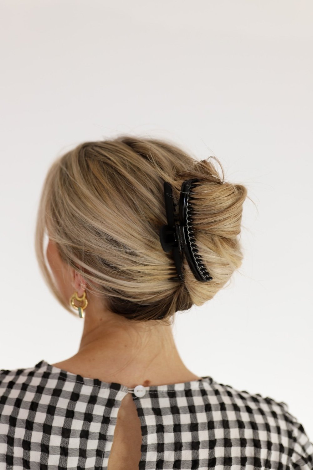TWO-TONED SHINY MIDI HOLD EVERYTHING CLAW - Poppy & Vine