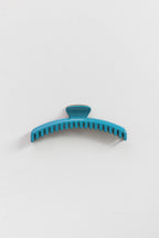 TWO-TONED SHINY MIDI HOLD EVERYTHING CLAW - Poppy & Vine