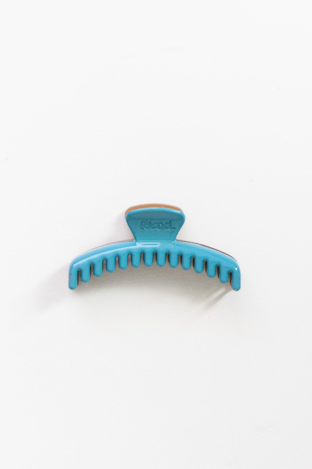 TWO TONED SHINY MINI HOLD EVERYTHING CLAW - Poppy & Vine