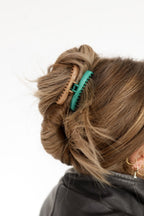 TWO TONED SHINY MINI HOLD EVERYTHING CLAW - Poppy & Vine