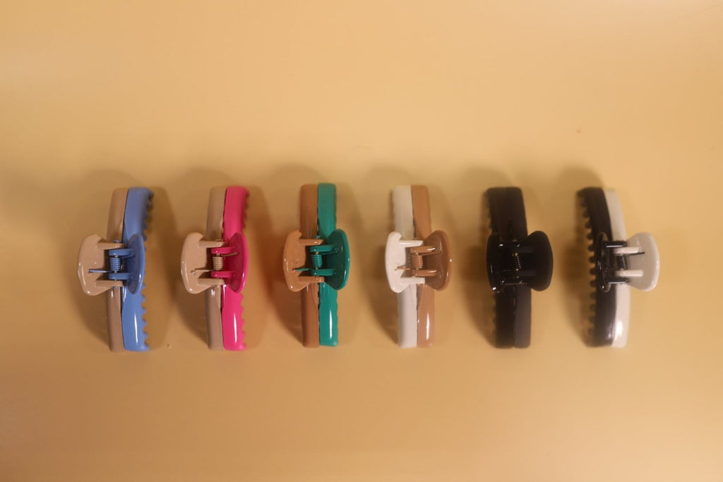 TWO TONED SHINY MINI HOLD EVERYTHING CLAW - Poppy & Vine