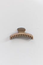 TWO TONED SHINY MINI HOLD EVERYTHING CLAW - Poppy & Vine