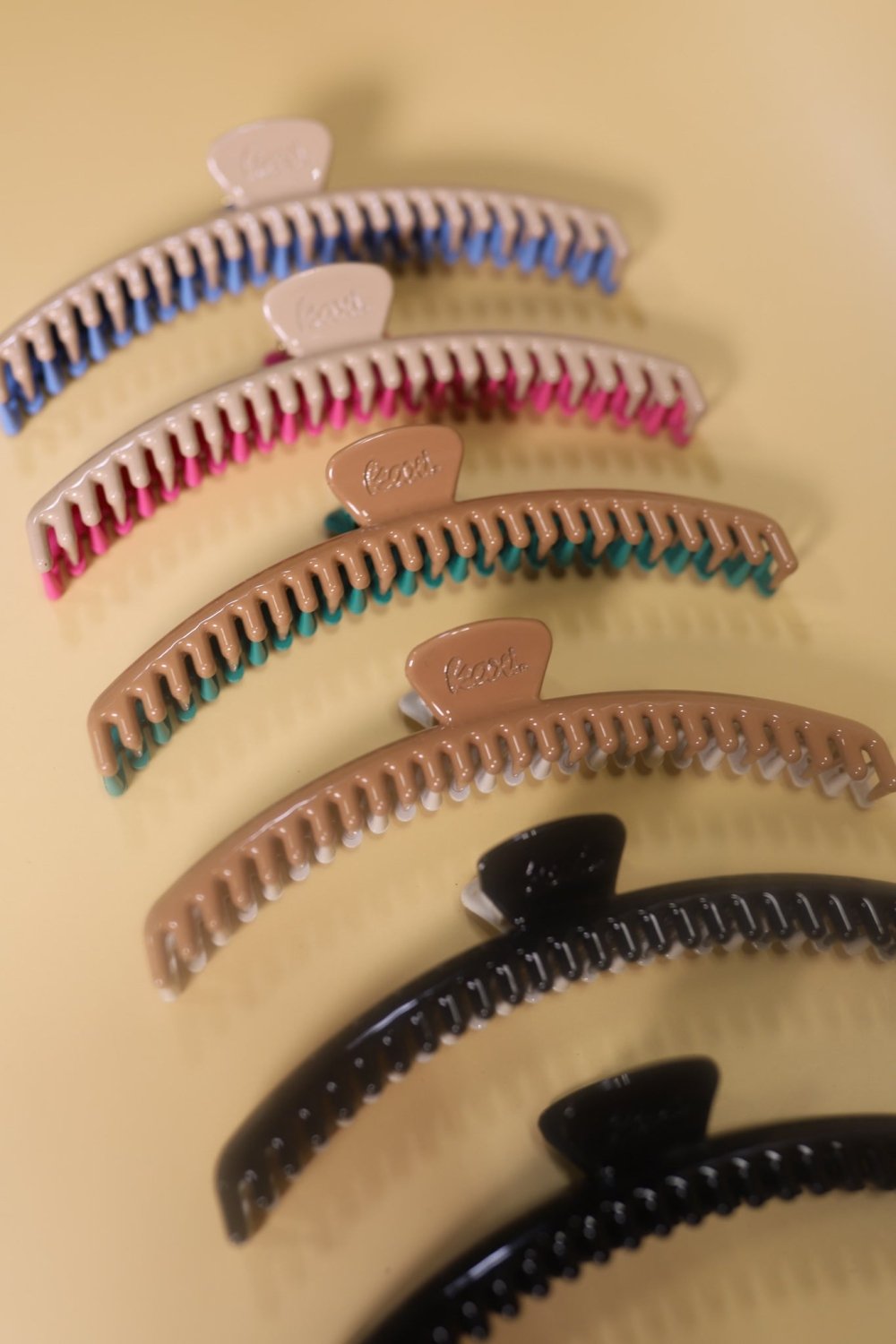 TWO-TONED SHINY ORIGINAL HOLD EVERYTHING CLAW - Poppy & Vine