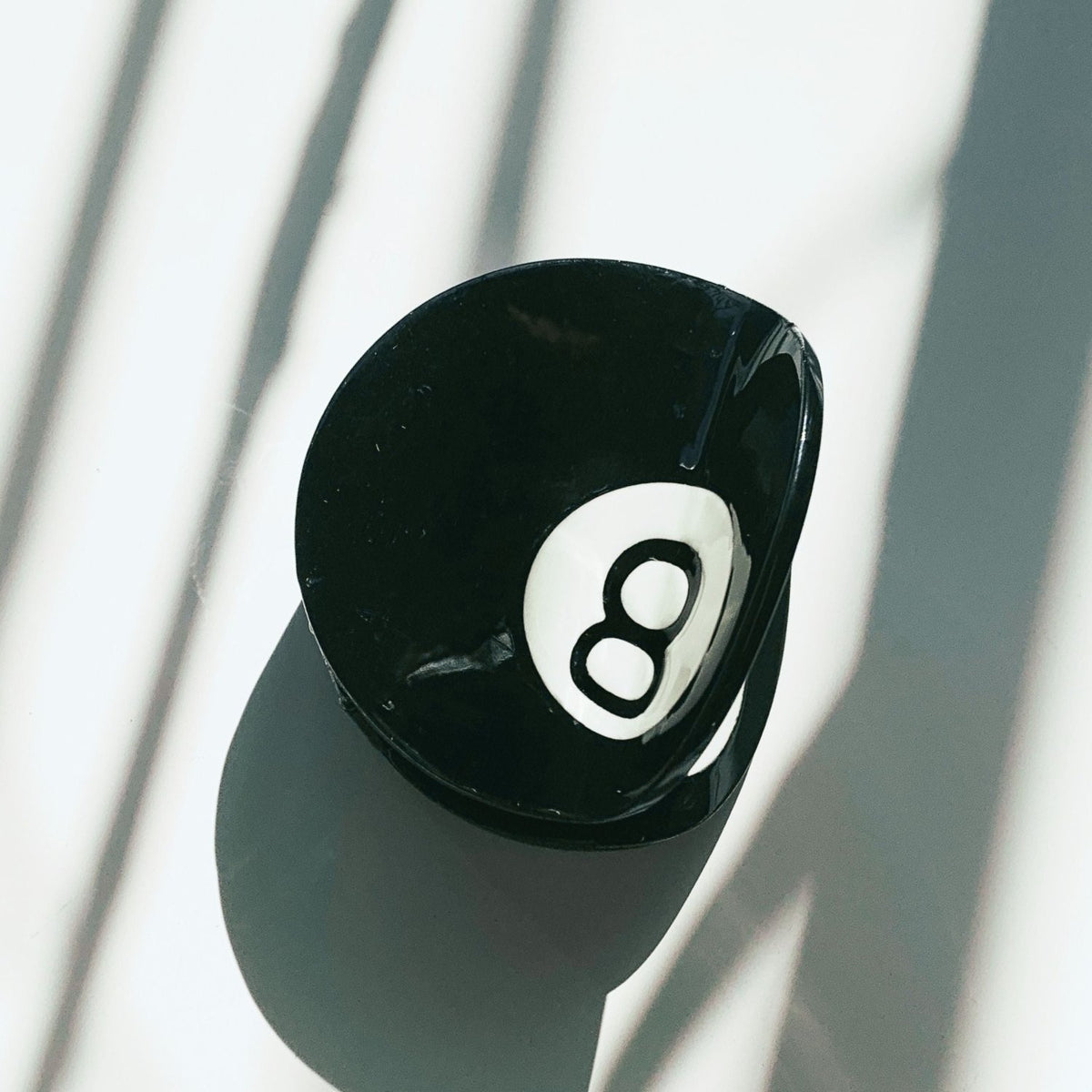 Velvet Claws Eight Ball Hair Claw - Poppy & Vine