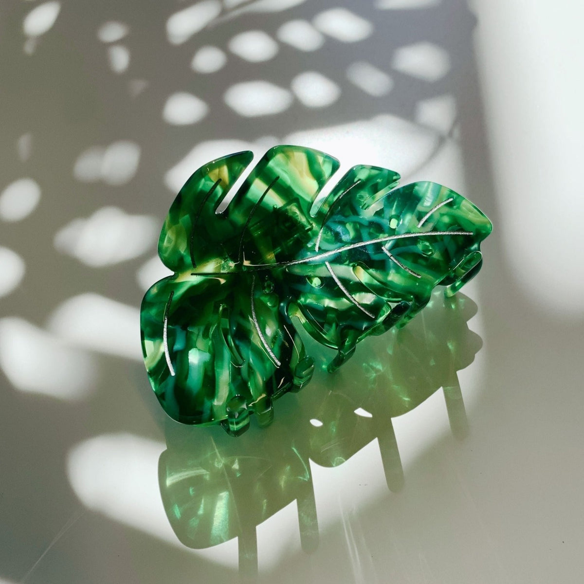 Velvet Claws Monstera Leaf Hair Claw - Poppy & Vine