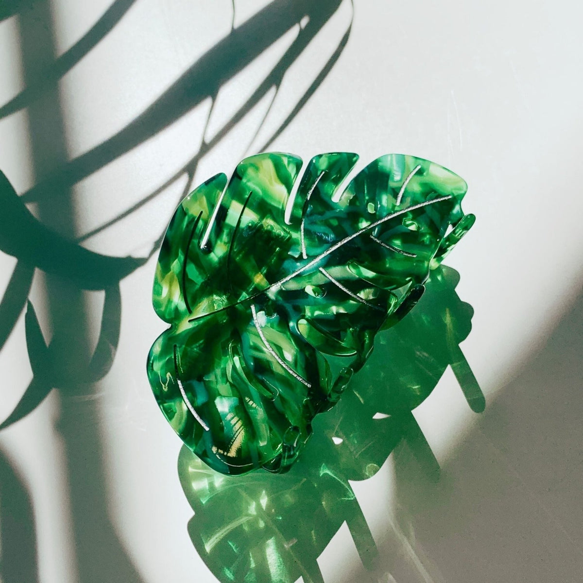 Velvet Claws Monstera Leaf Hair Claw - Poppy & Vine